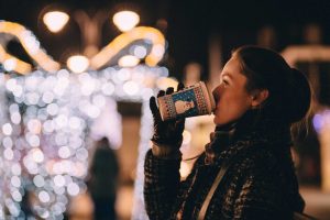 Stone-Insurance-Group-Christmas-Shopping-on-a-Budget-outside-lights